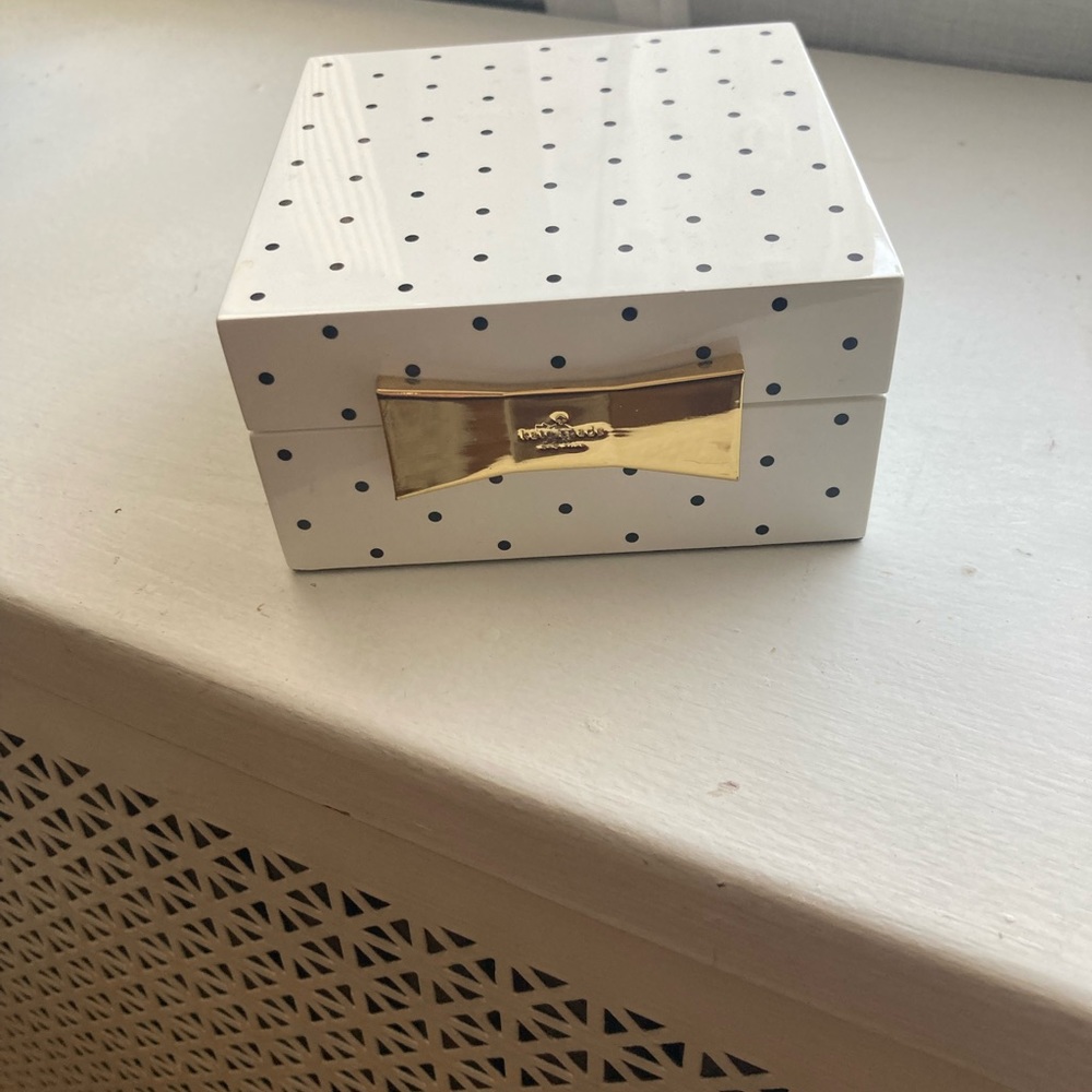 KATE SPADE ( by LENOX) Small, Black & White Polka Dot Lacquer Jewellery Box